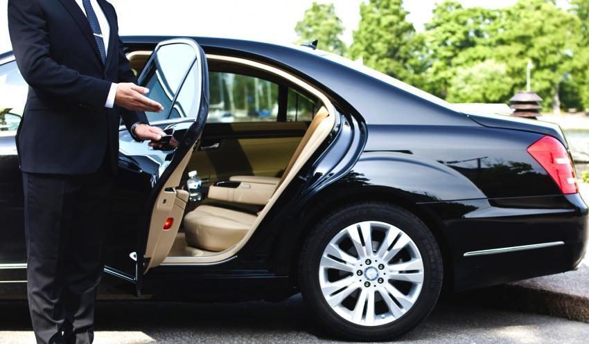 Singapore Airport Arrival (4 Seater Limousine)
